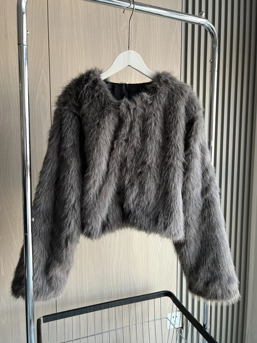 Faux fur jacket Traf 2024 Fall/Winter New Fashion Women's Faux Fur Effect Round Neck Long Sleeve Short Jacket