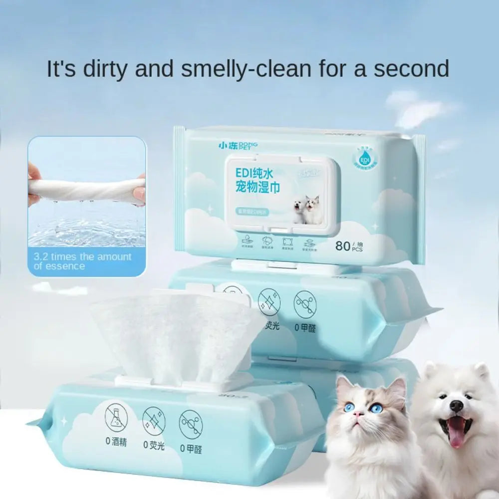 Pet wipes for cats and dogs, 80 pieces per pack, blue packaging.